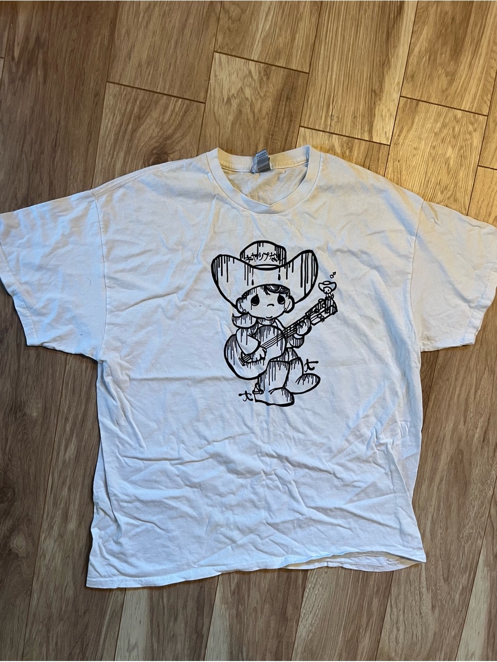White streetwear graphic t-shirt